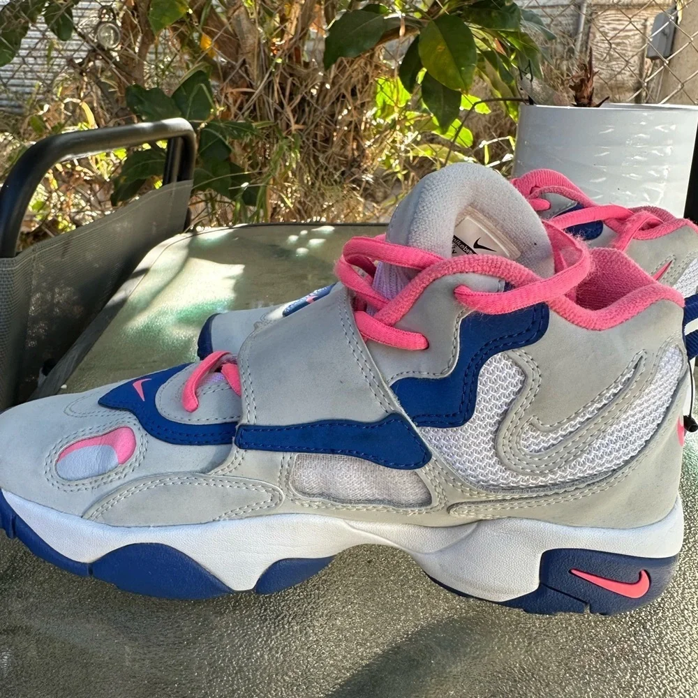 Nike Air‎ Speed Turf GS Kids Sneakers - Gray, Pink, and Blue Size 5.5